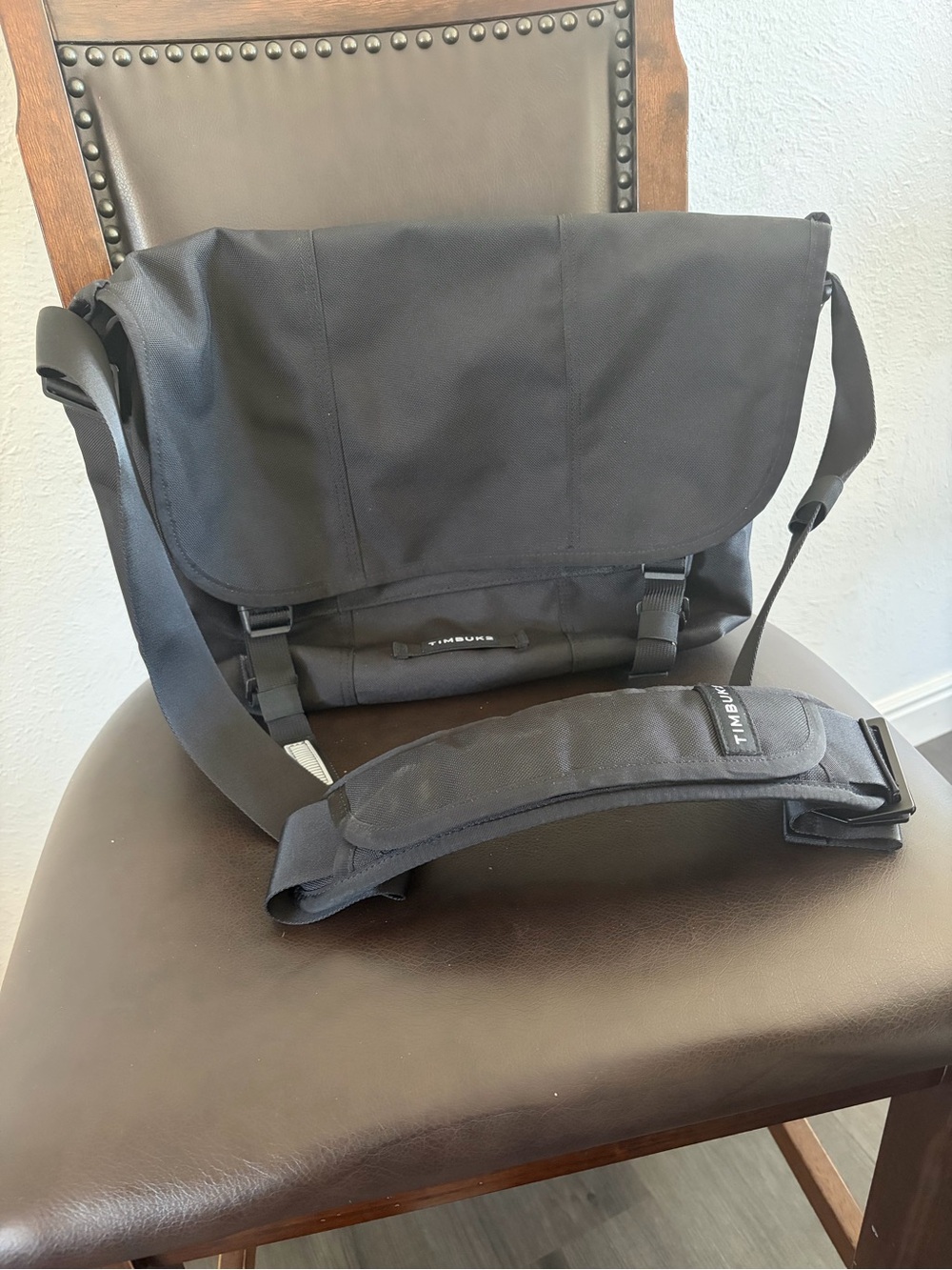 Timbuk2 Black Messenger Bag with Padded Shoulder Strap